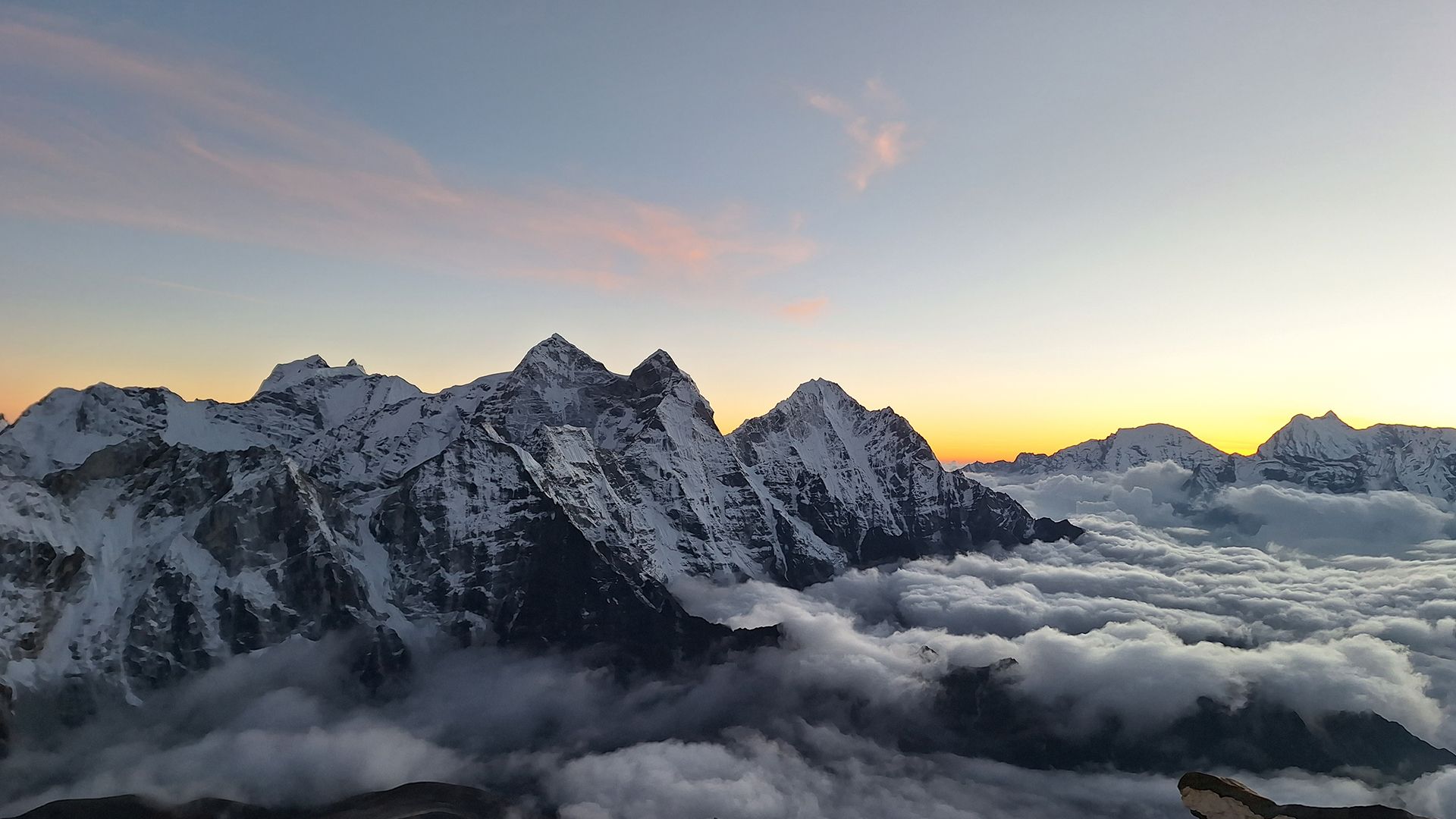 Mera_Peak_Banner_Cmp.jpg